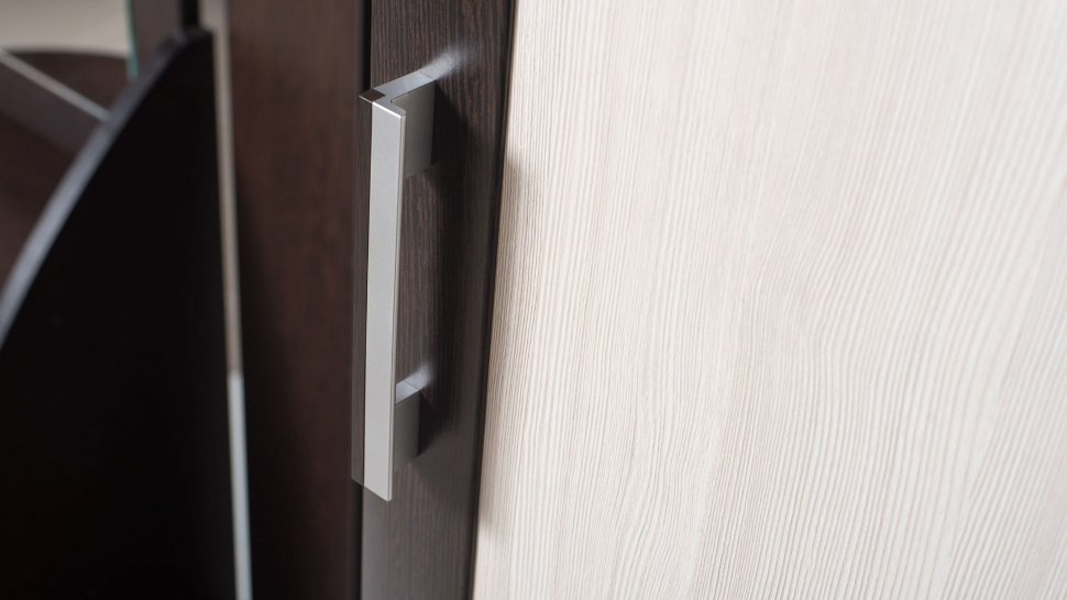 Современная прихожая для узкого коридора Ксения